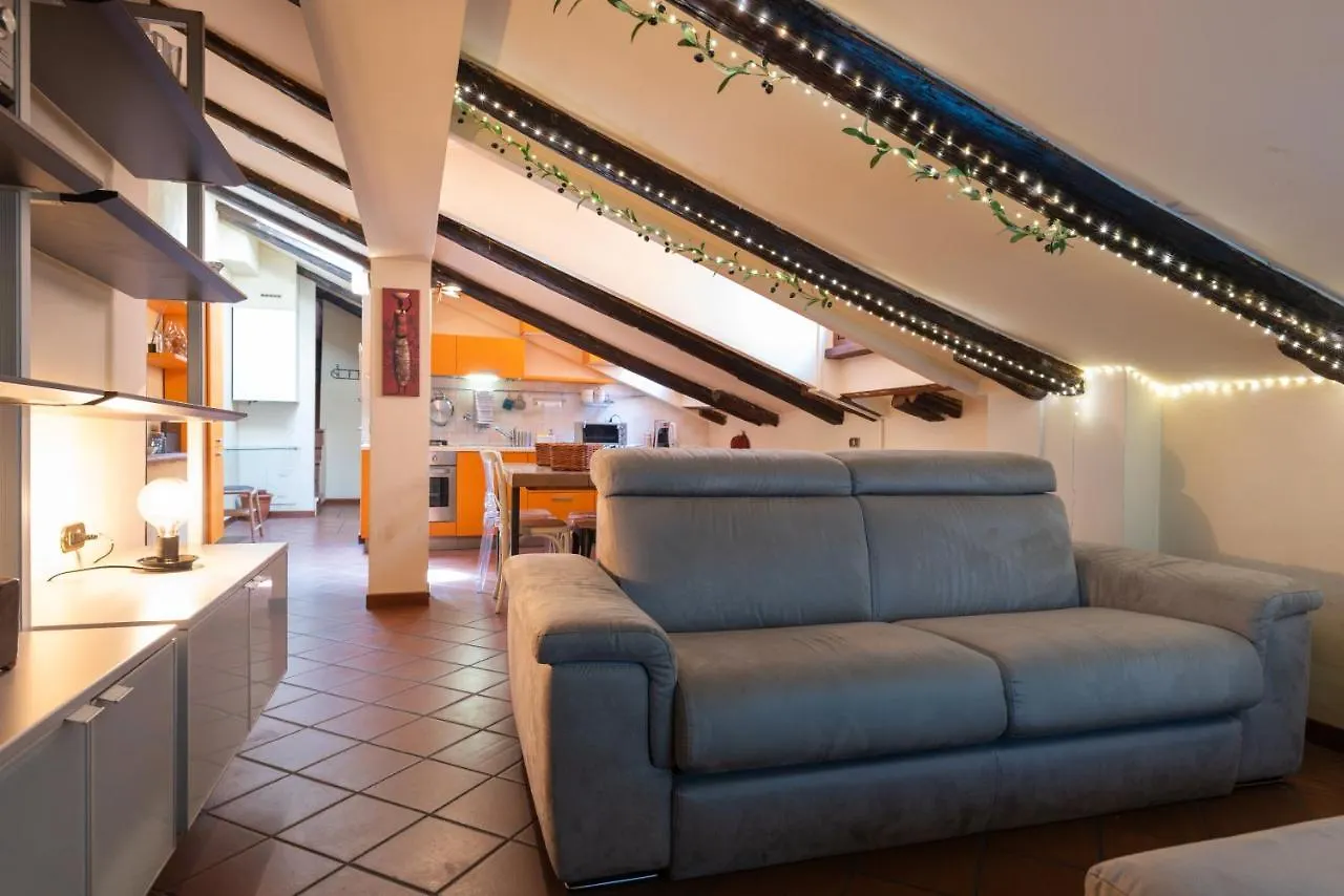 Fondazza Home - Little Tower بولونيا إيطاليا