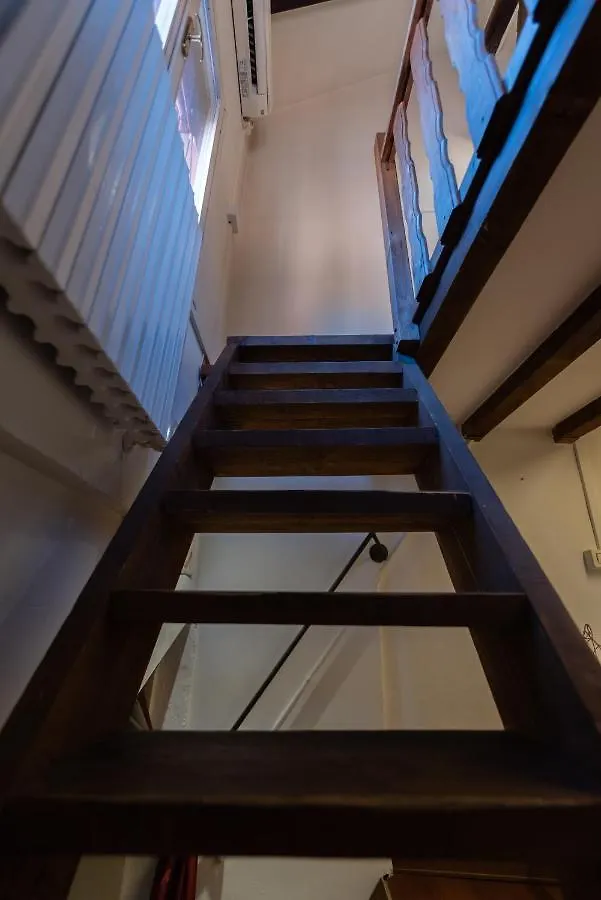Fondazza Home - Little Tower بولونيا