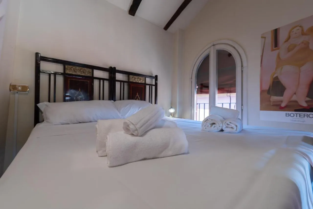 Fondazza Home - Little Tower بولونيا إيطاليا